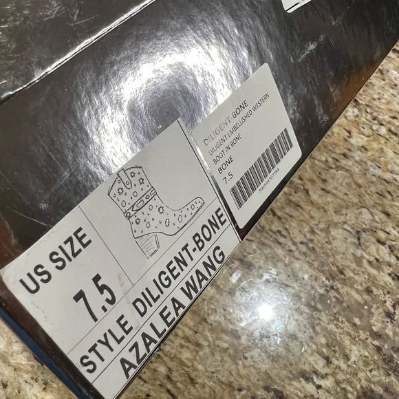 AZALEA WANG DILIGENT EMBELLISHED BASIC CHUNKY BOOTIE IN BONE 7.5 - Picture 15 of 16